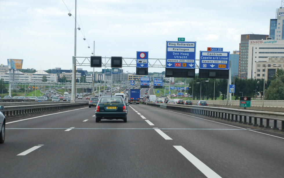 Kijk op de Ruimtelijke Kwaliteit van Snelwegen - foto van het infralandschap in Rotterdam (A16).